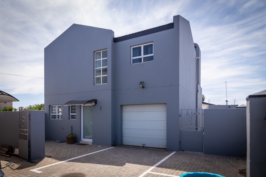 3 Bedroom Property for Sale in Laaiplek Western Cape